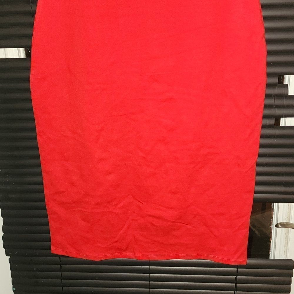 Red Dress  - Picture 3 of 5